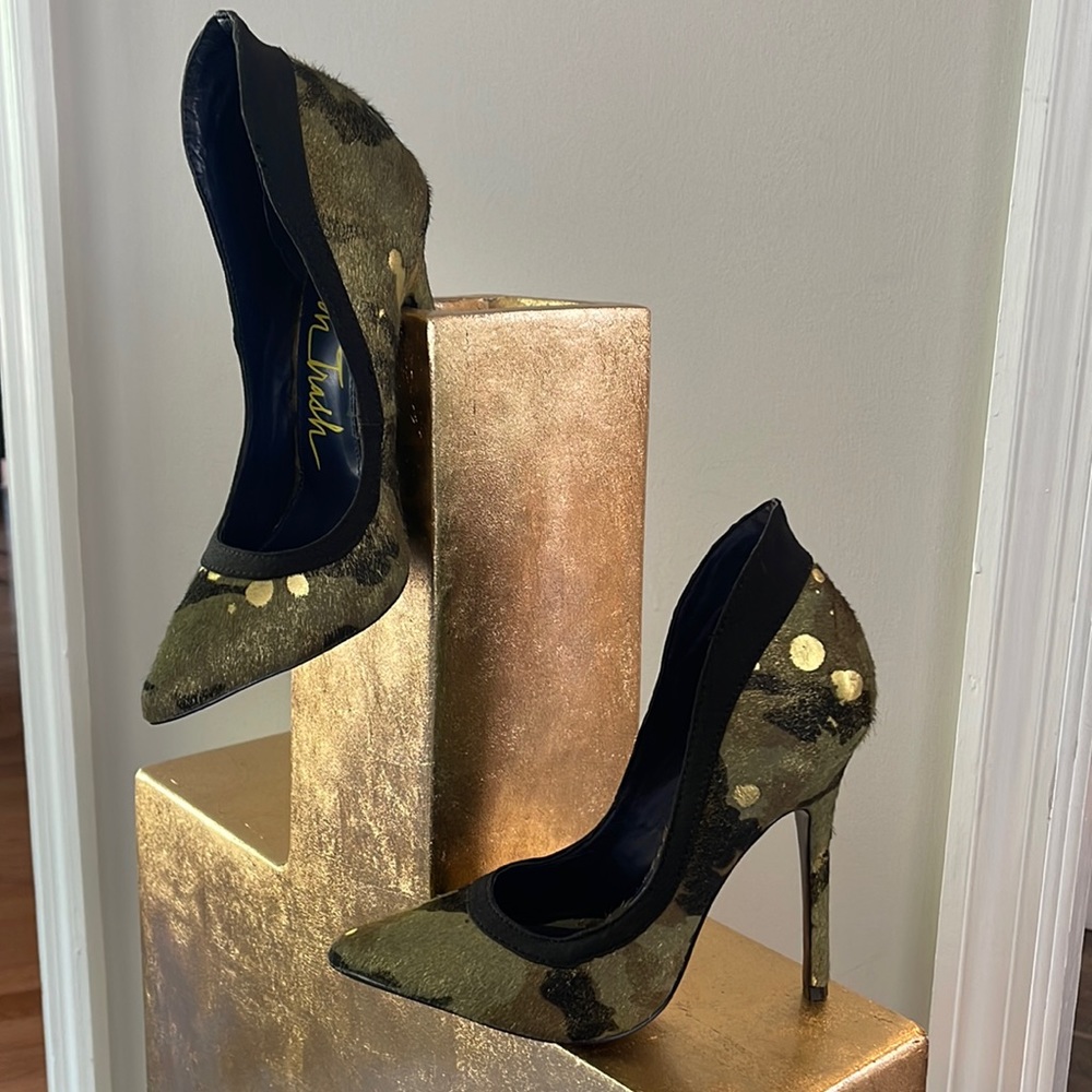 London Trash Domina Camouflage Leather/Fur Heels